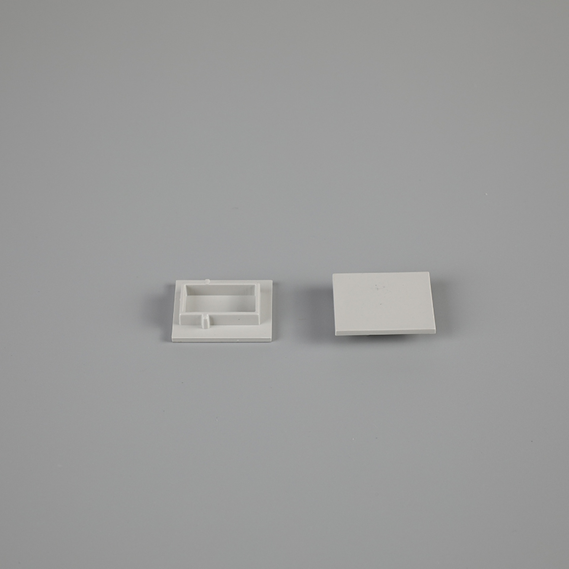 END CAP  FLOOR PROFILE  WITHOUT HOLE 2000*21,3*26mm