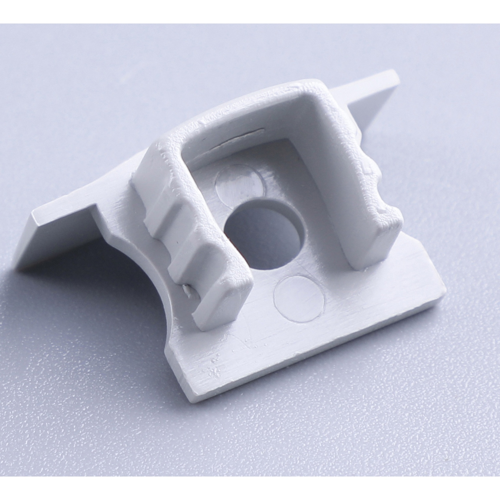 END CAP ALMINIUM PROFILE WITH HOLE . WHITE 2000*17.3*15,3mm