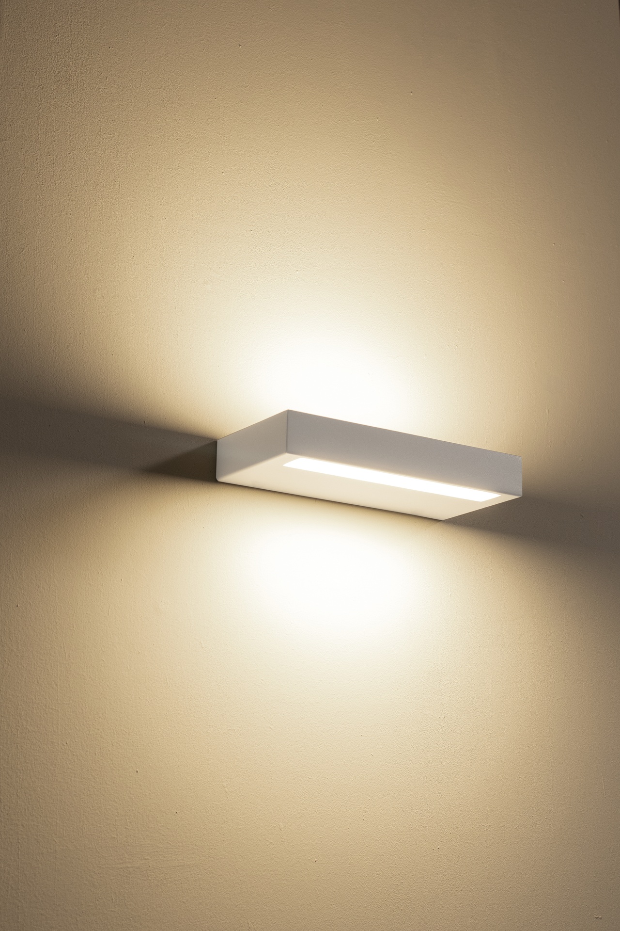 CONIL * WALL LIGHT LED 30W CCT DIM WHITE
