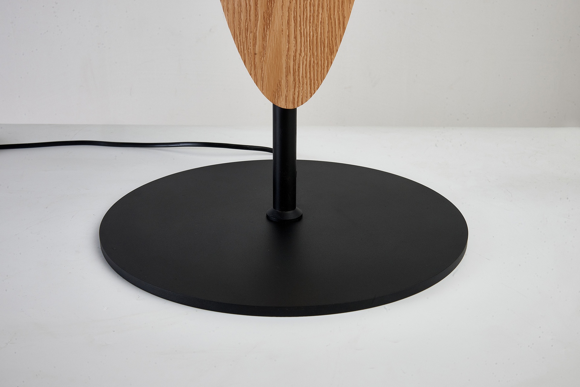 ÓRBITA* PIE SALON LED 40W CCT 2700-5700K- DIMABLE Madera natural