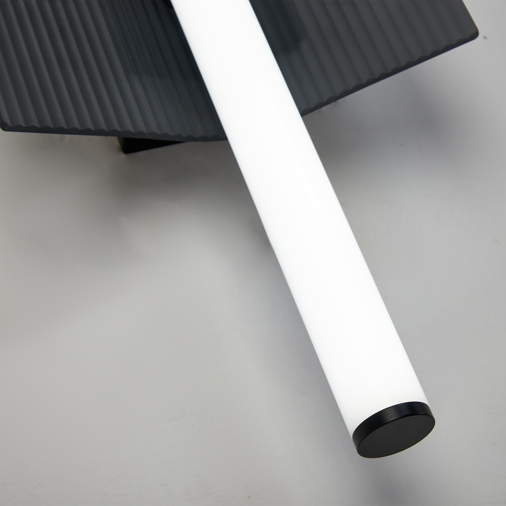 VELA * Wall Lamp LED 10W CCT 2700K-4000K-5000K W204mm BLACK