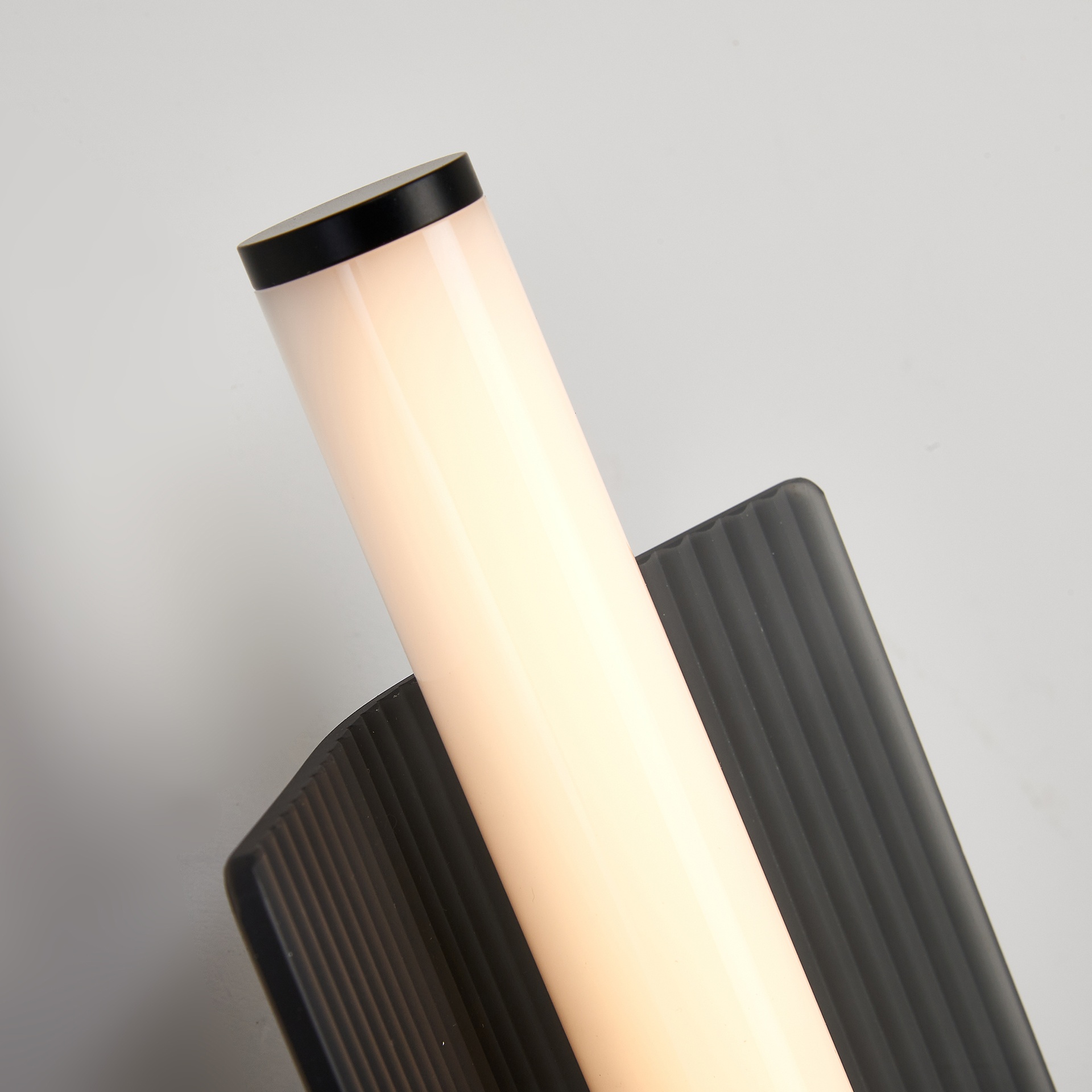VELA * Wall Lamp LED 10W CCT 2700K-4000K-5000K W145mm BLACK