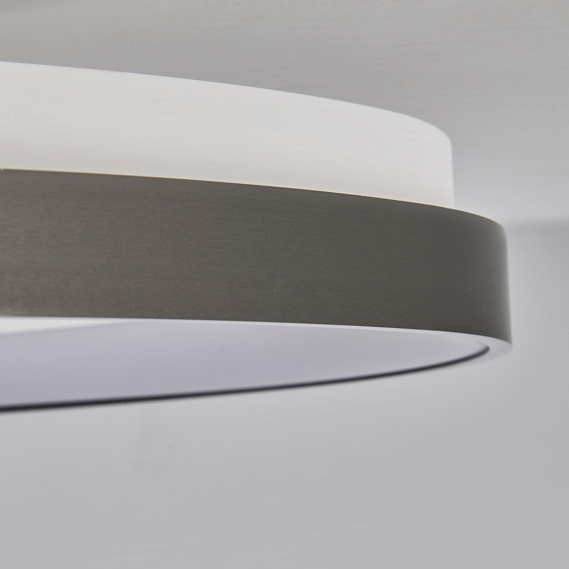 KIRORO * Ceiling Lamp LED 38W Brushed Dark Grey CCT 2700K-5000K TRIANGLE