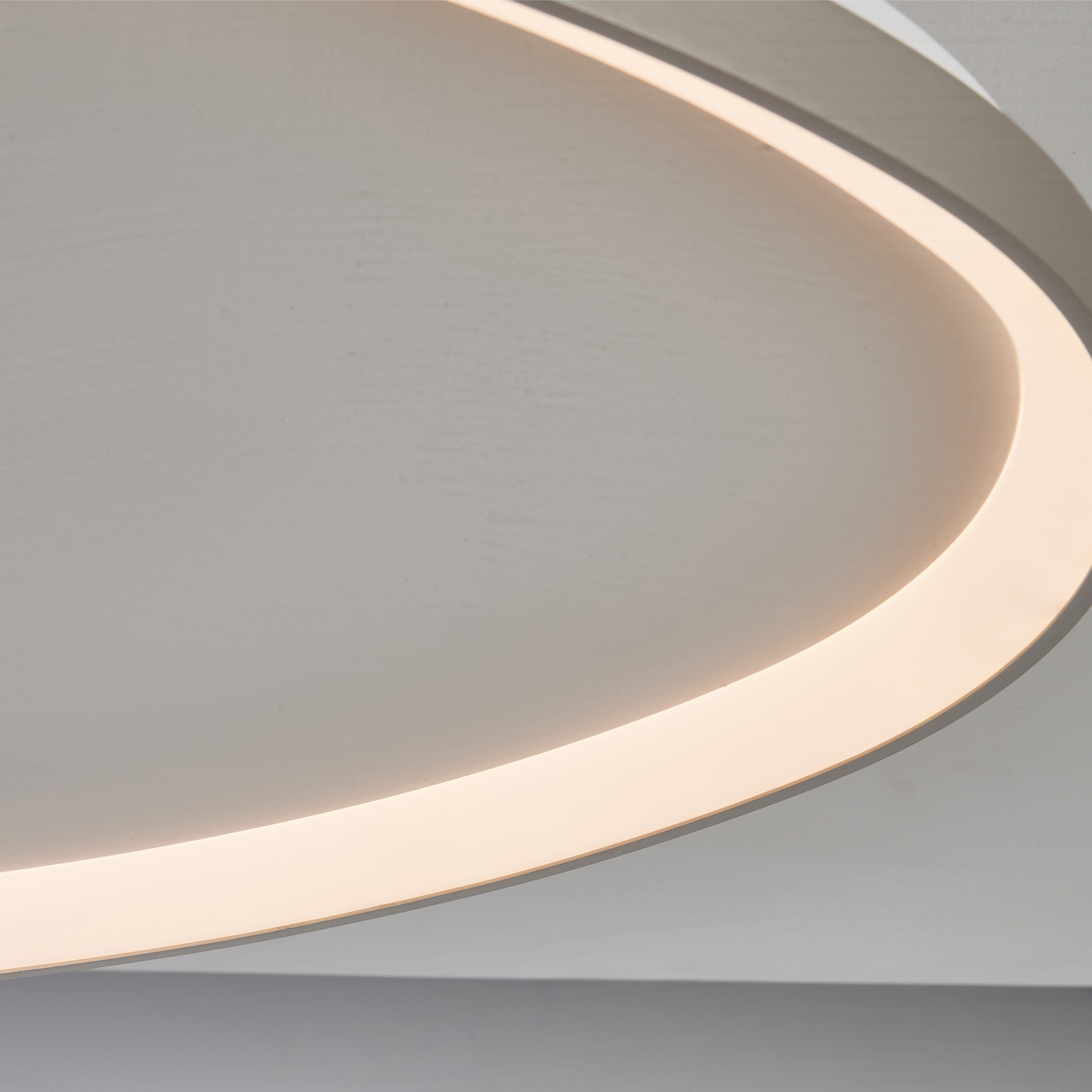 KIRORO * Ceiling Lamp LED 58W Sliver CCT 2700K-5000K TRIANGLE