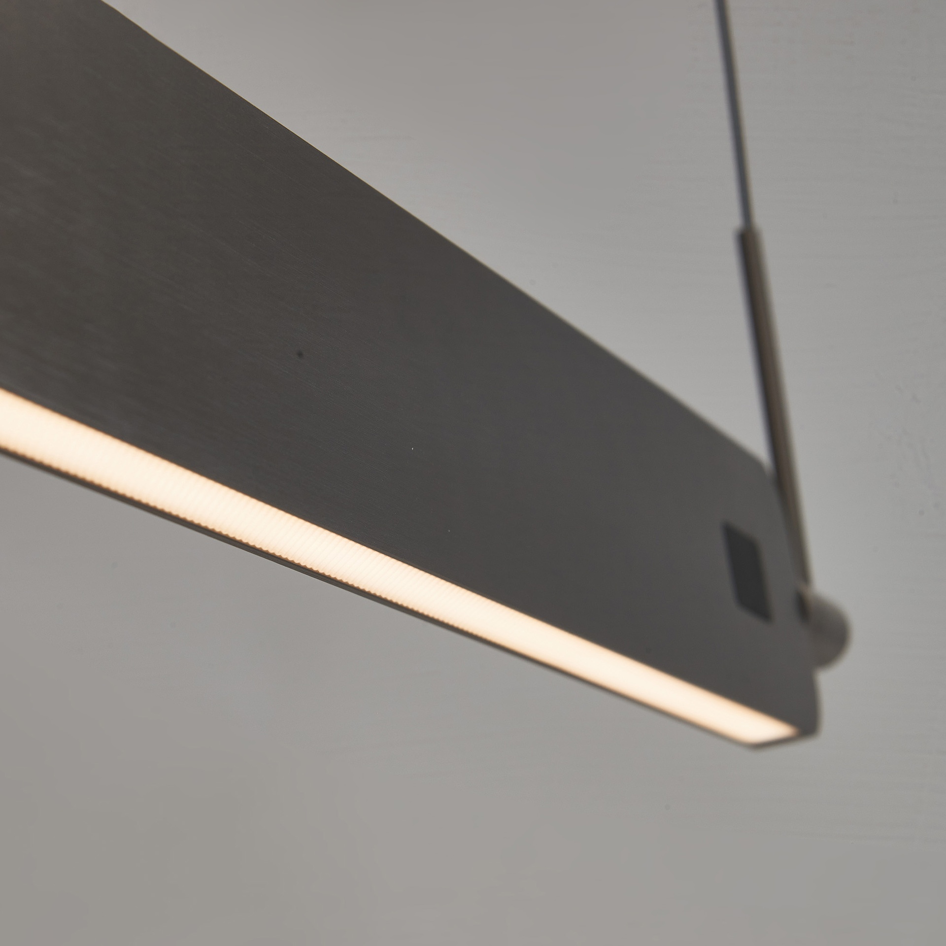 BLADE * Luminaire LED 40W CCT 2700-5000K Gris brossé