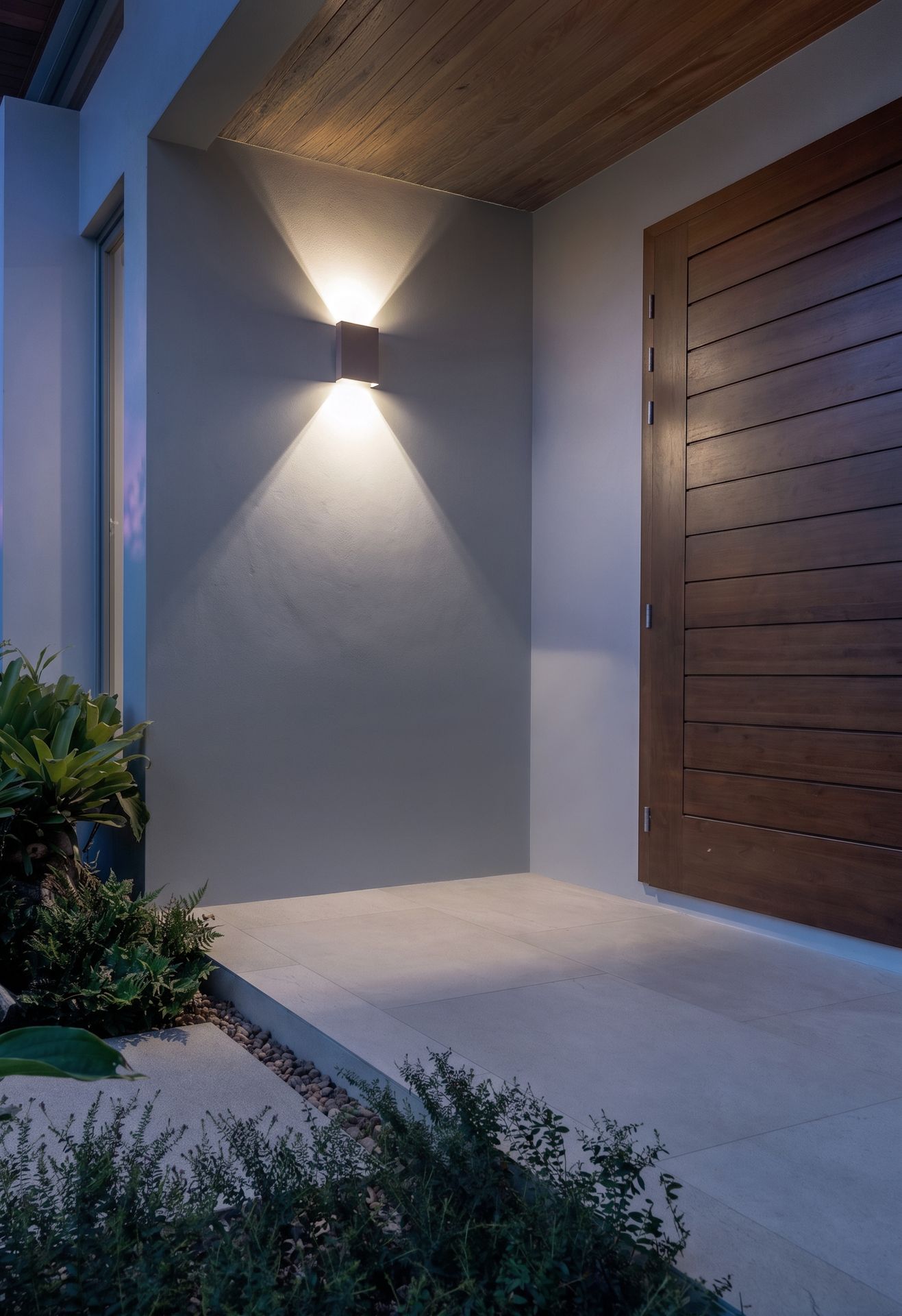 HUEZ * WALL LIGHT LED IP65 5+5W 3000K BLACK