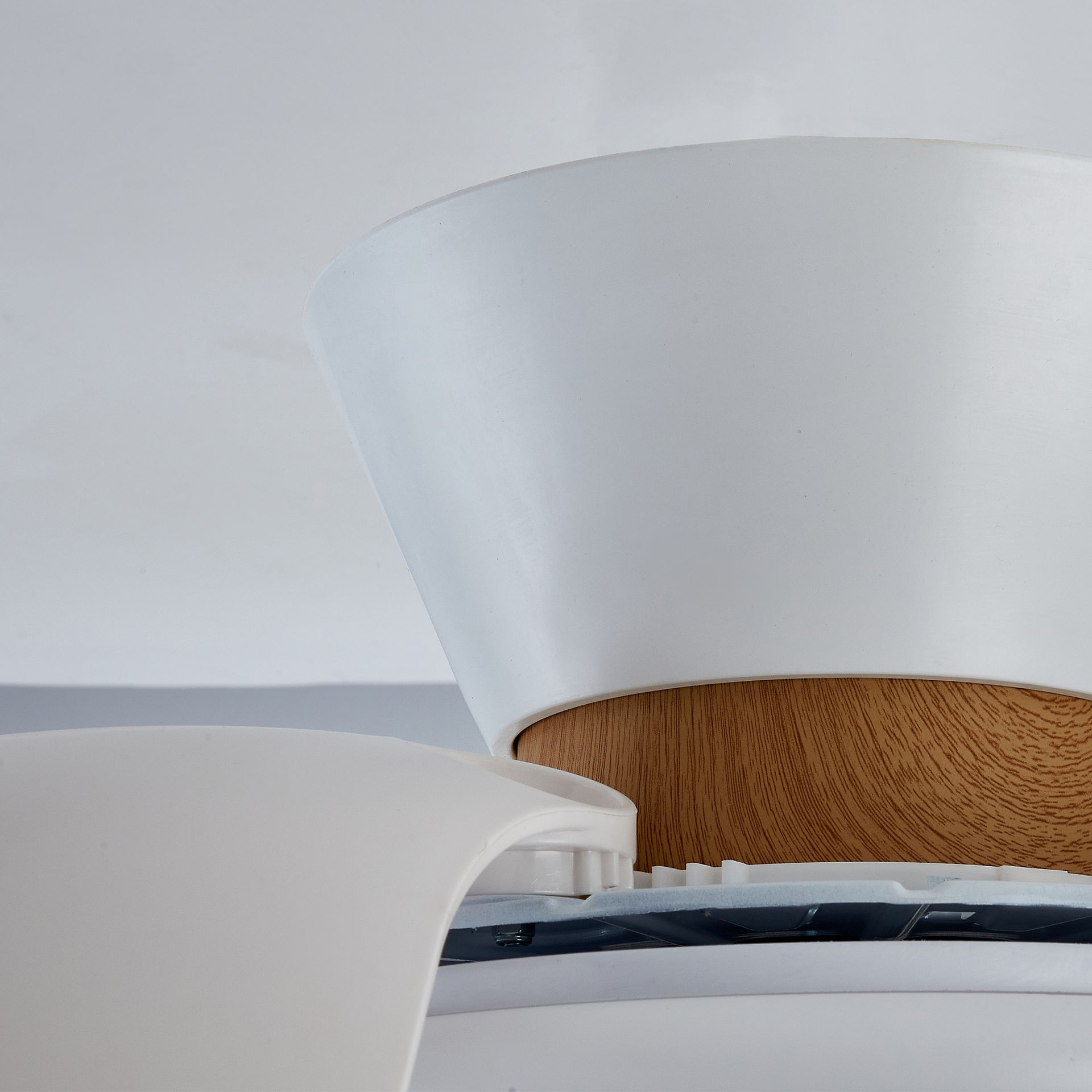 Lazo · Ventilateur de plafond à pales rétractables avec éclairage · Blanc
