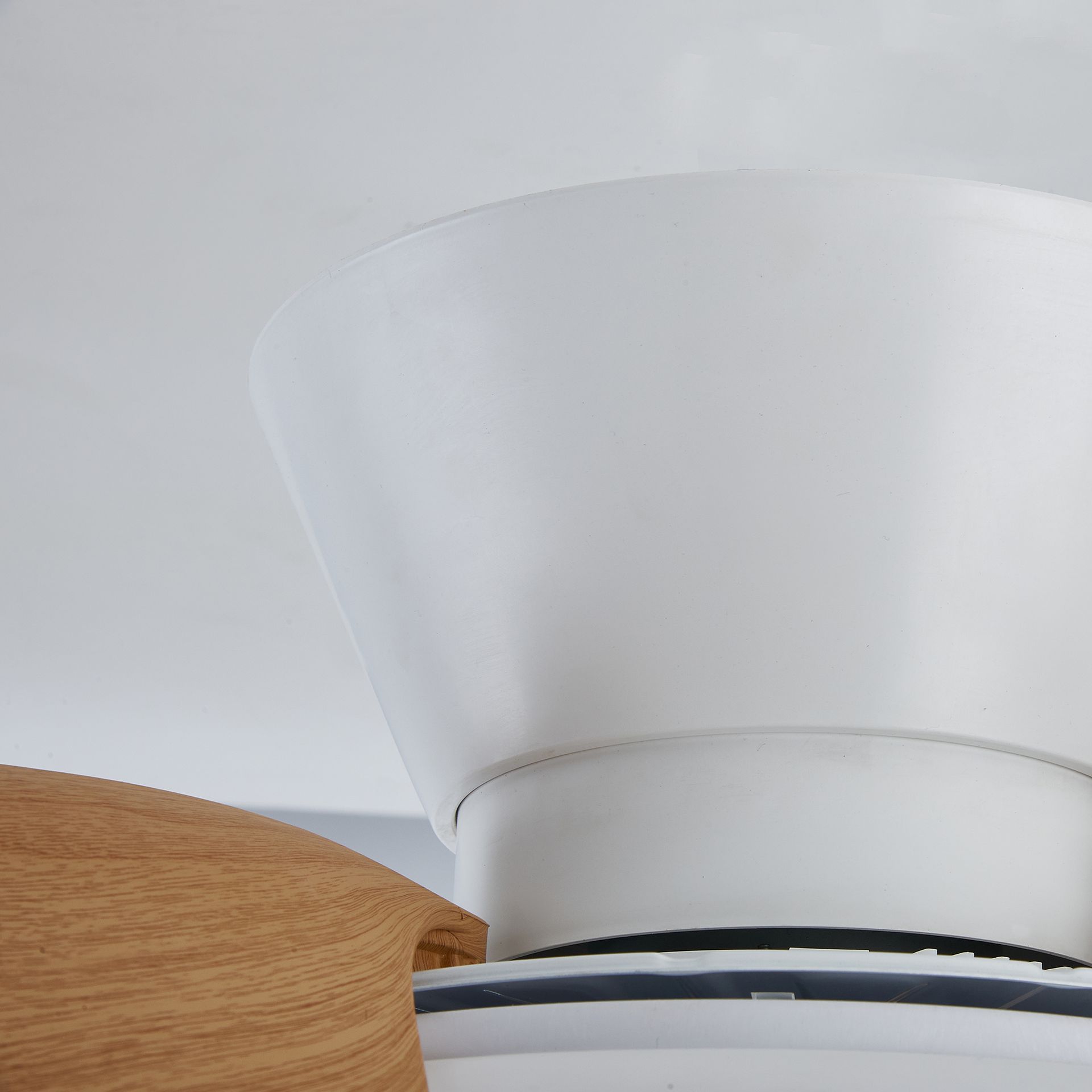 Lazo · Ventilateur de plafond à pales rétractables avec éclairage · Blanc / Bois