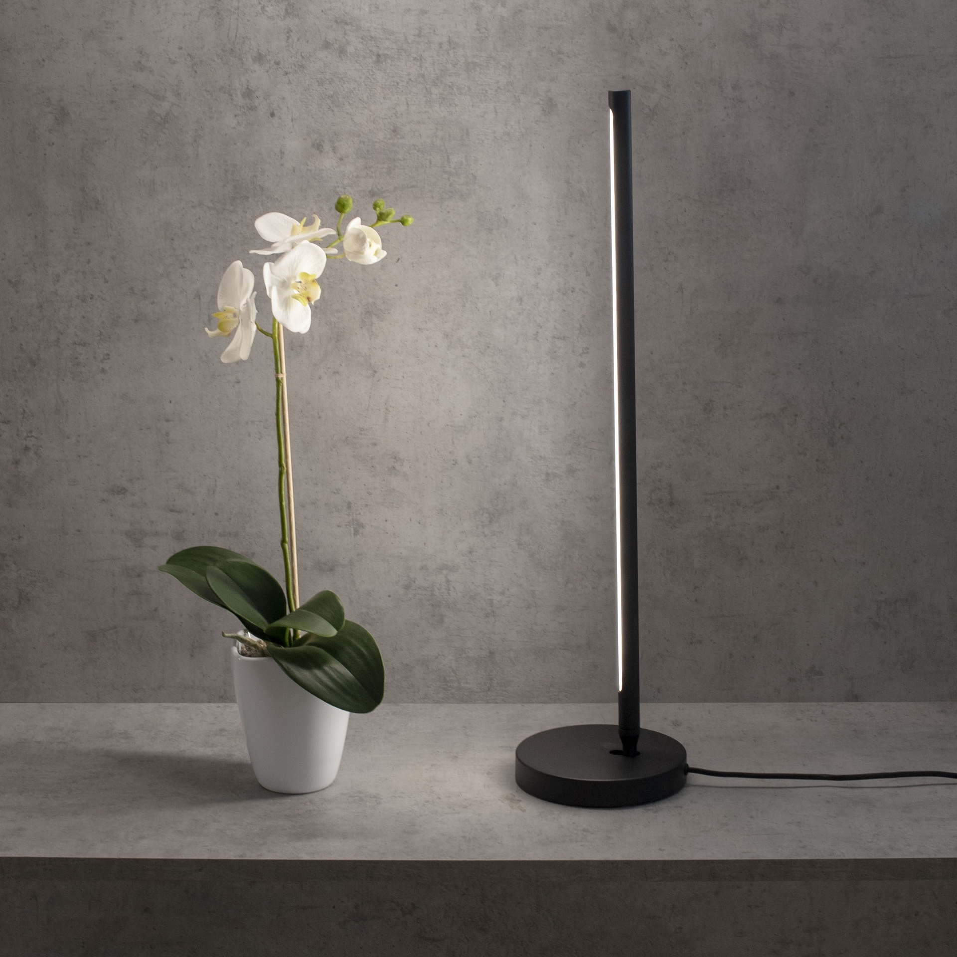 ***OFER/DES*** TORCH * LED TABLE LAMP  11W BLACK